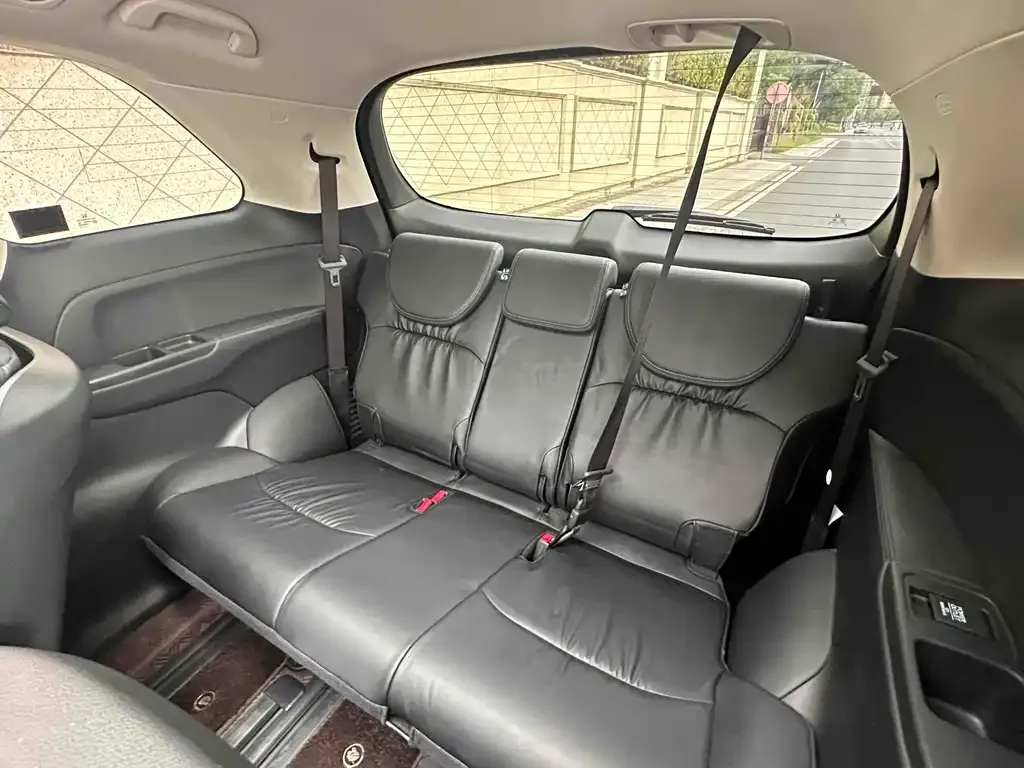 Honda Elysion 2023 из CN, фото 8