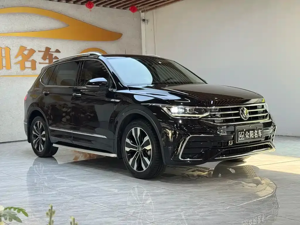 Volkswagen Tiguan L — фото 4