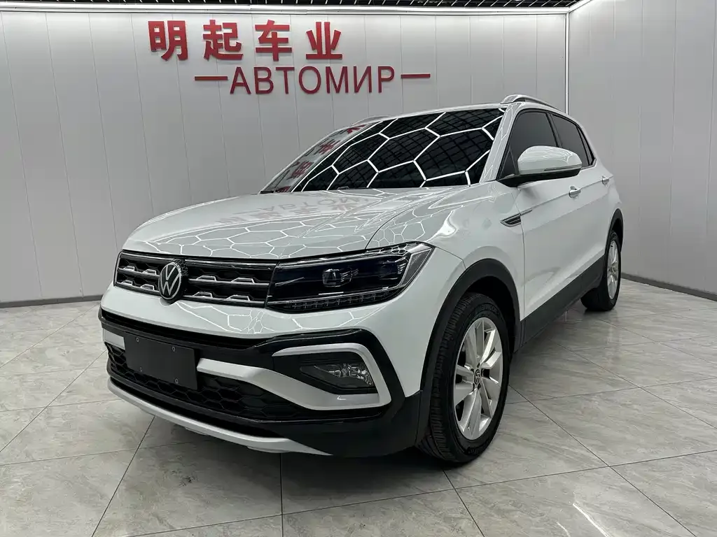 Volkswagen T-Cross — фото 1