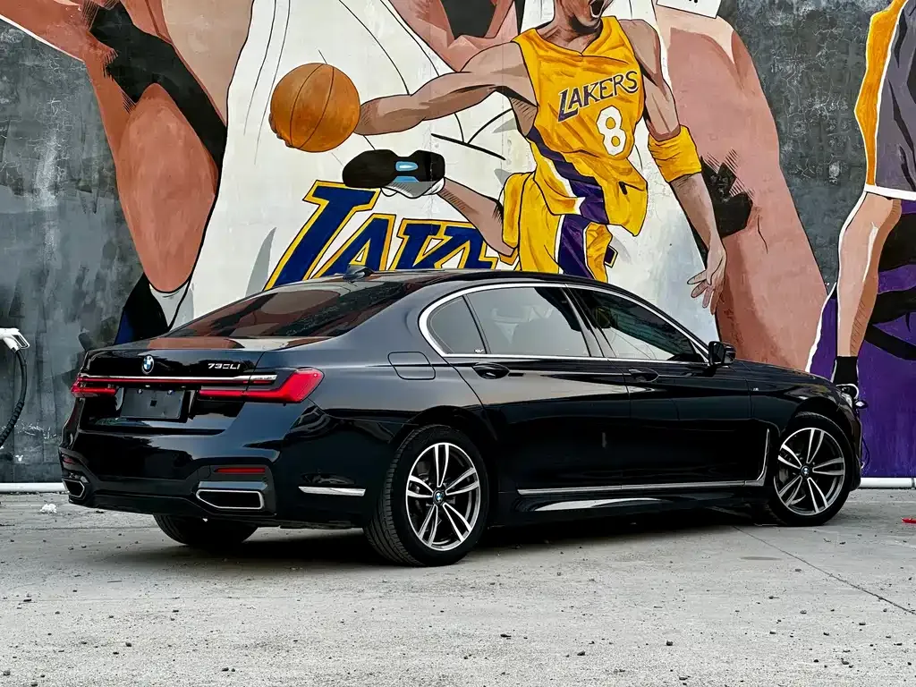 BMW 7 Series 2022 из CN, фото 9