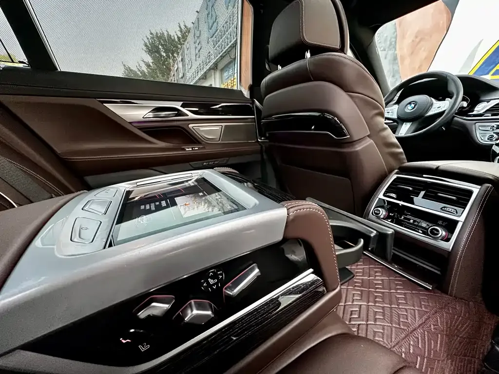 BMW 7 Series 2022 из CN, фото 3