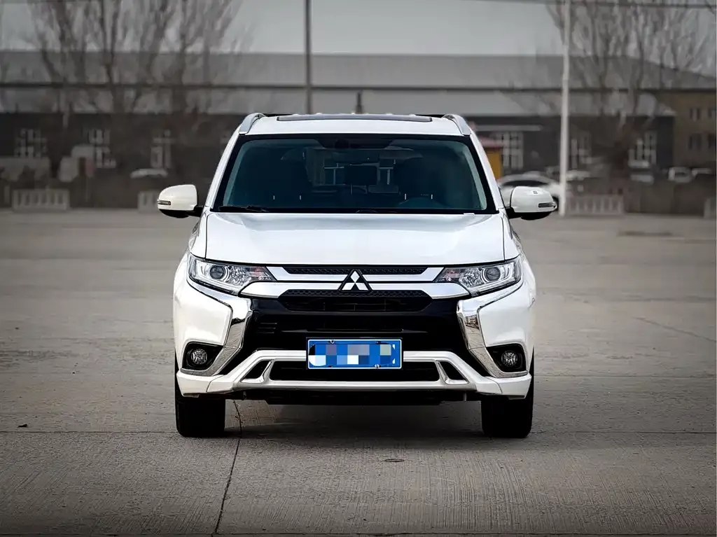 Mitsubishi Outlander — фото 6
