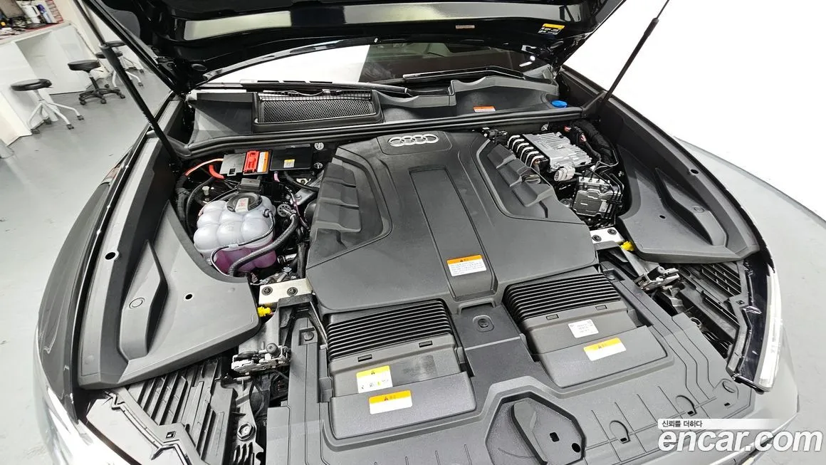 Audi Q8 2025 из KR, фото 9