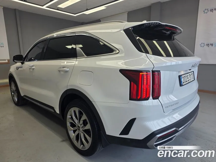 Kia Sorento — фото 3
