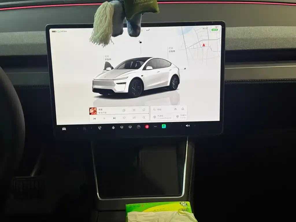 Tesla Model Y — фото 4