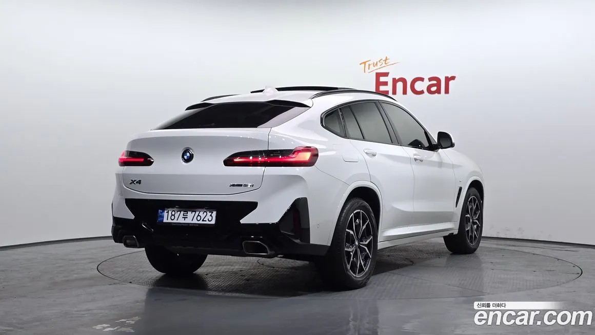 BMW X4 2023 из KR, фото 3