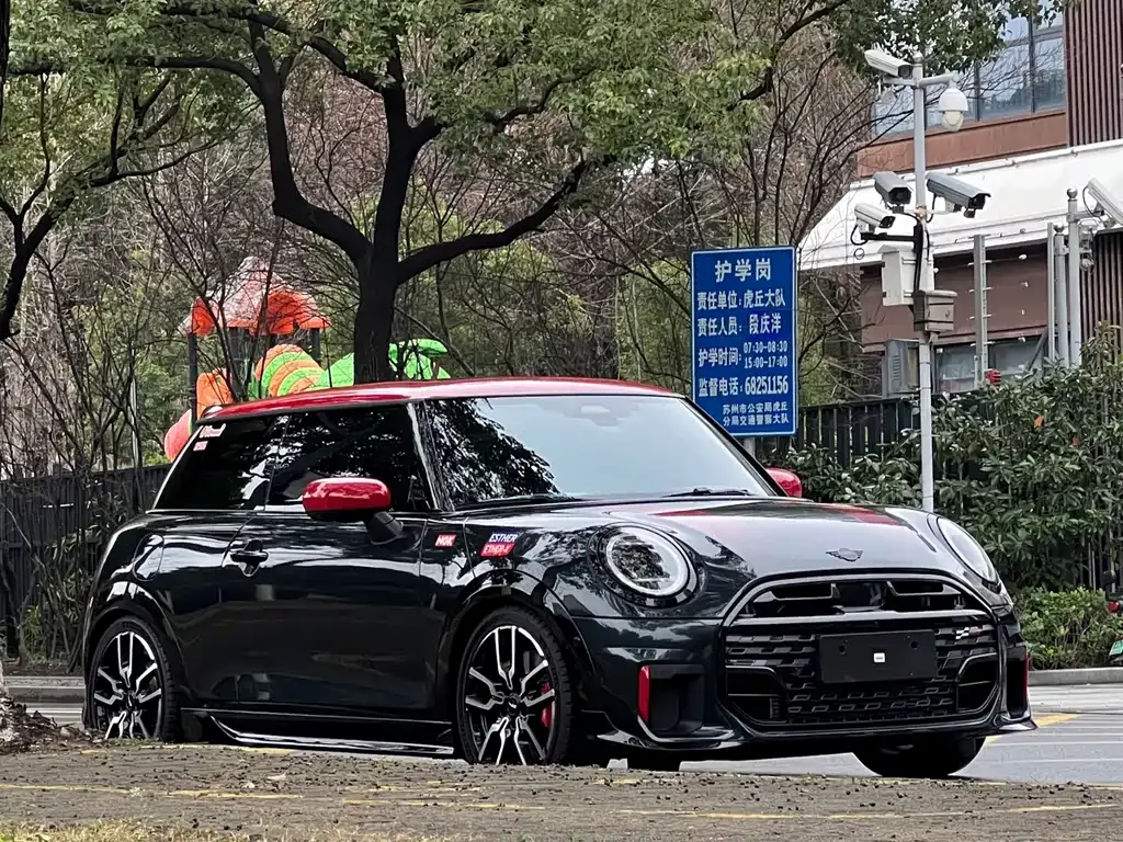 MINI JCW Electric 2025 из CN, фото 4