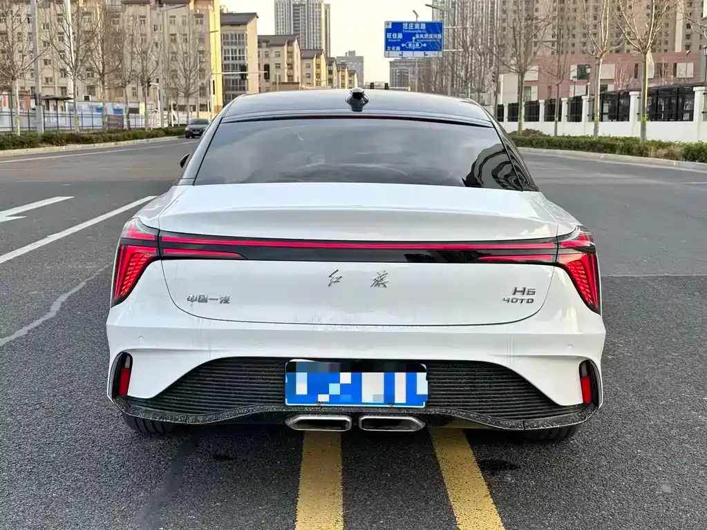 Hongqi H6 — фото 6