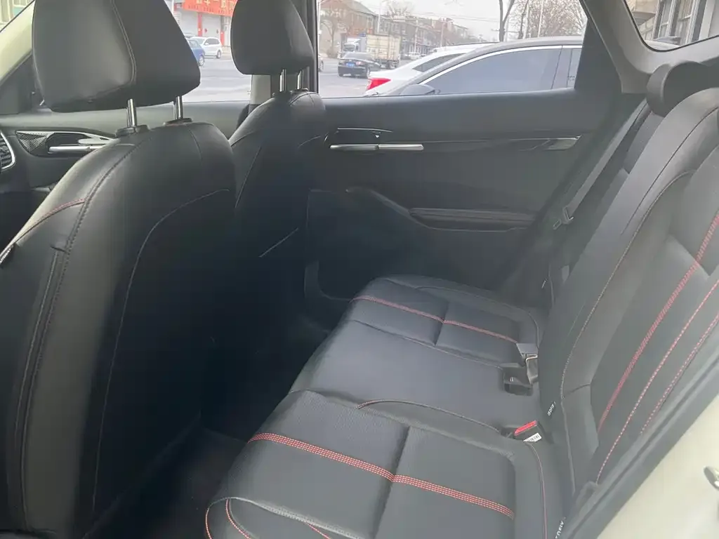 Kia KX3 2023 из CN, фото 6
