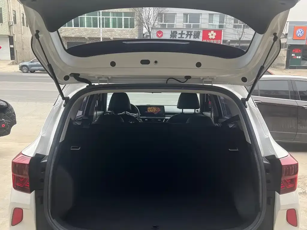 Kia KX3 2023 из CN, фото 2