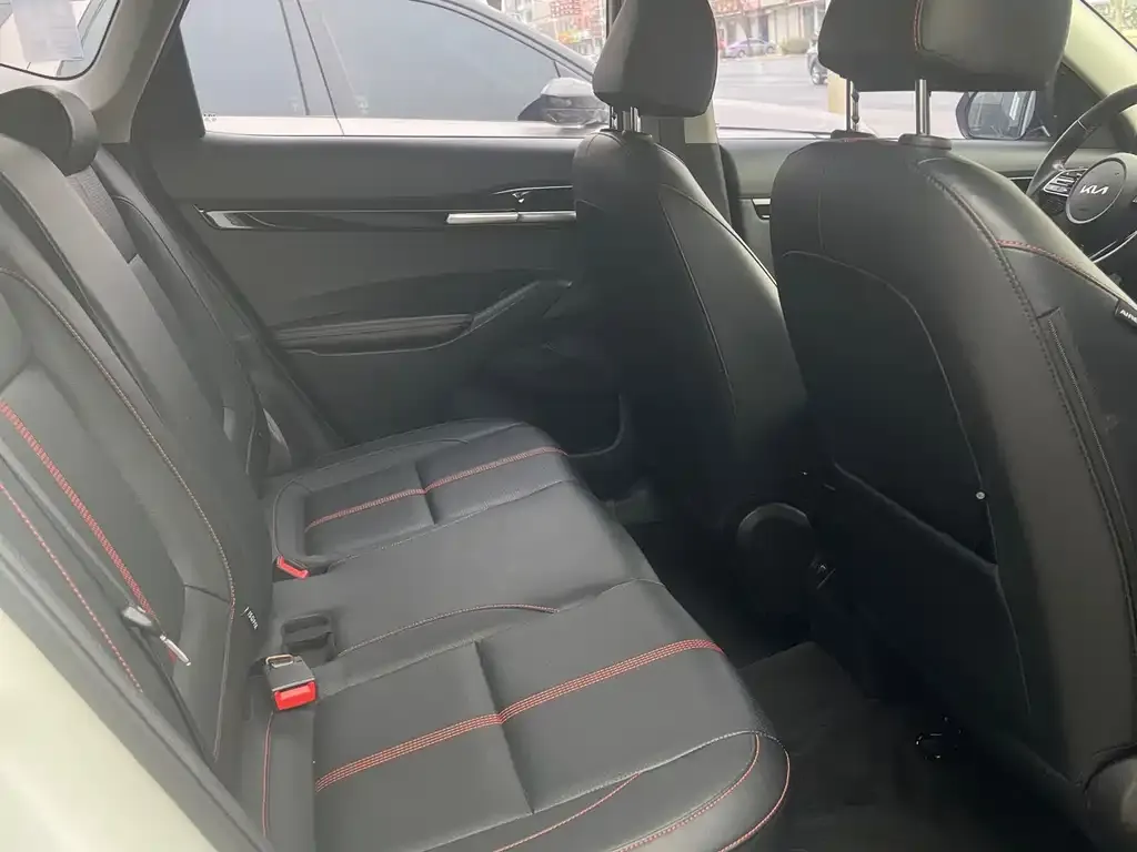 Kia KX3 2023 из CN, фото 8