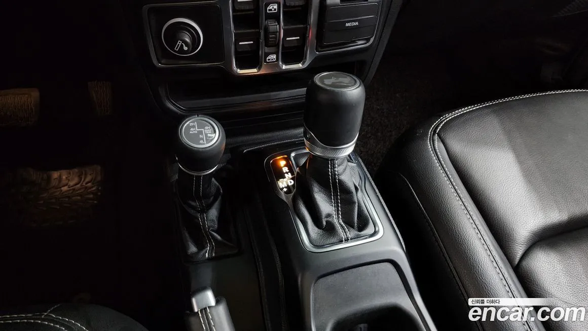 Jeep Wrangler 2021 из KR, фото 7