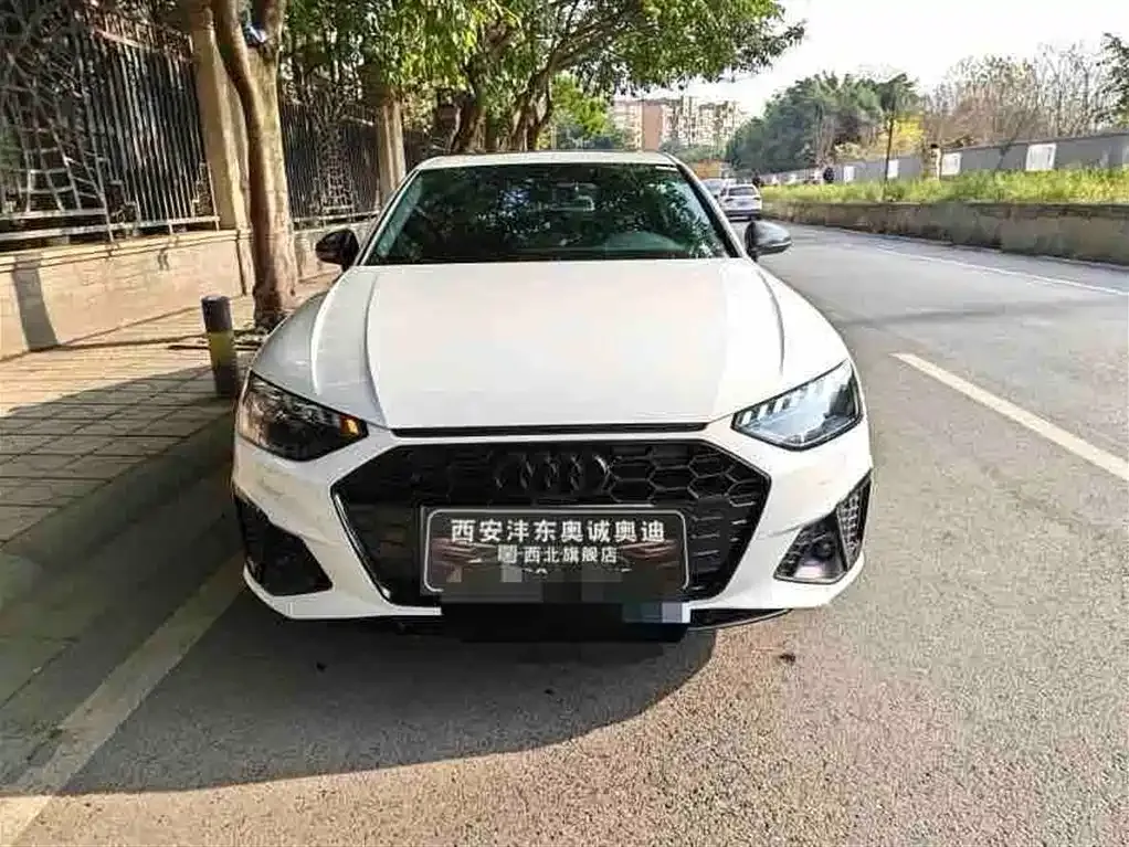 Audi A4L 2023 из CN, фото 2