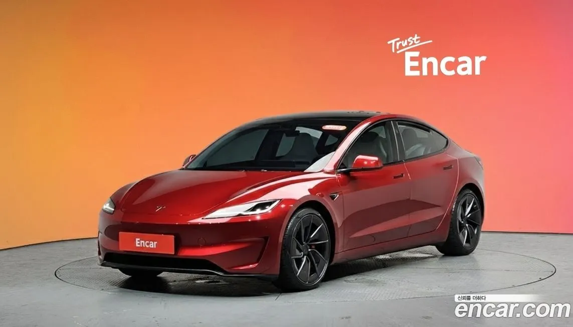 Tesla Model 3 — фото 1