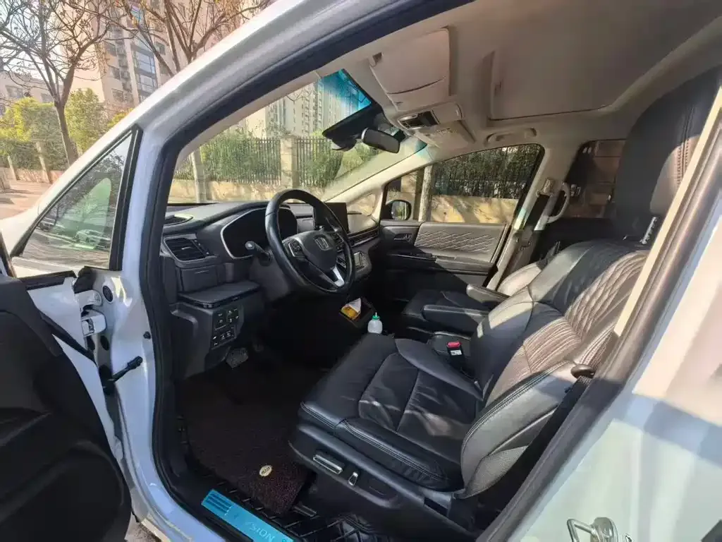 Honda Elysion 2023 из CN, фото 3