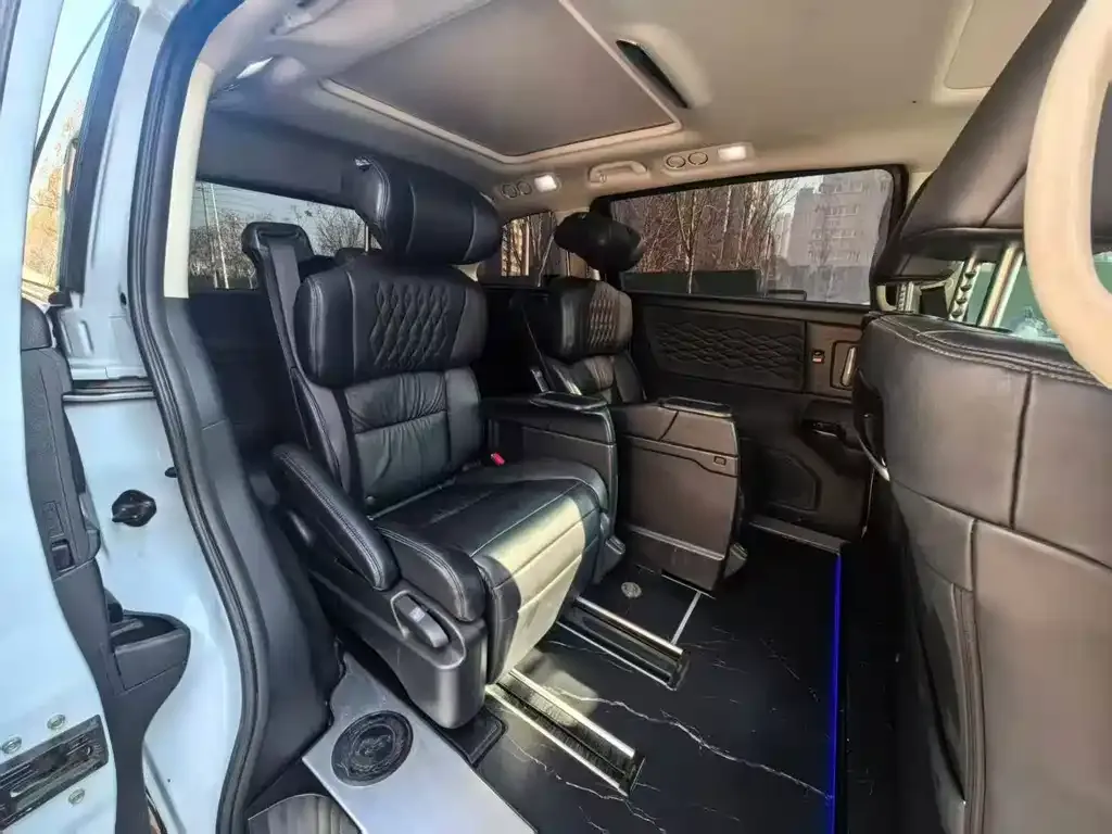 Honda Elysion 2023 из CN, фото 2