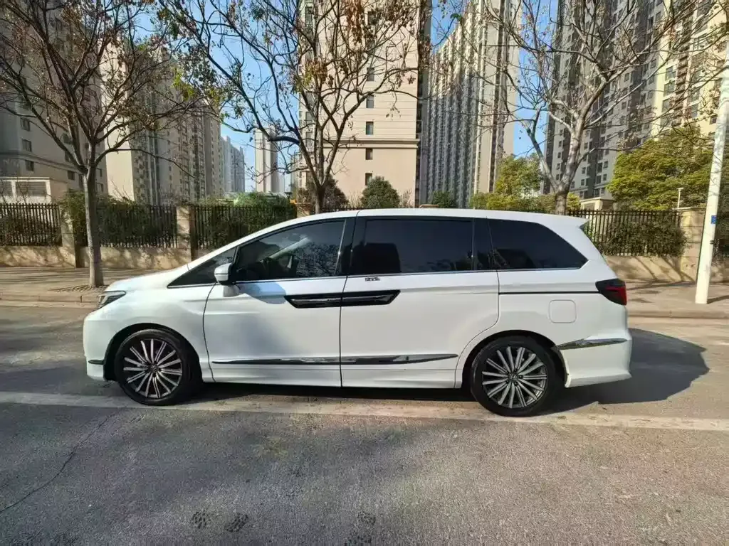 Honda Elysion 2023 из CN, фото 9