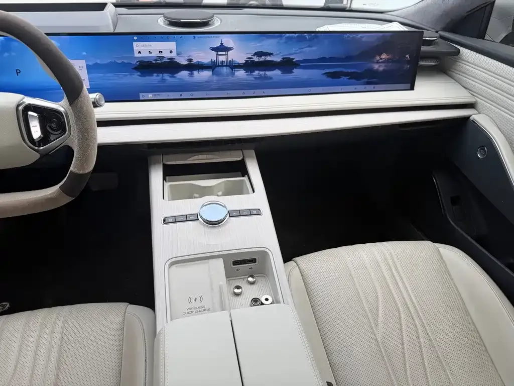 Geely Galaxy E8 — фото 4