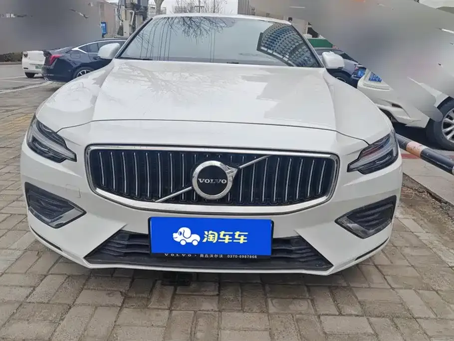 Volvo S60 2024 из CN, фото 4