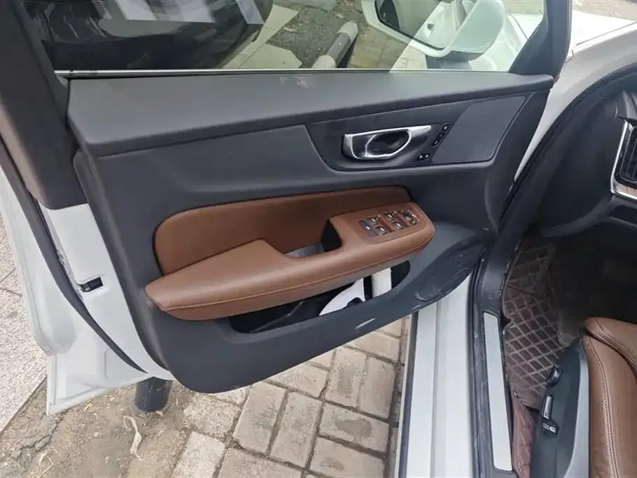 Volvo S60 2024 из CN, фото 7