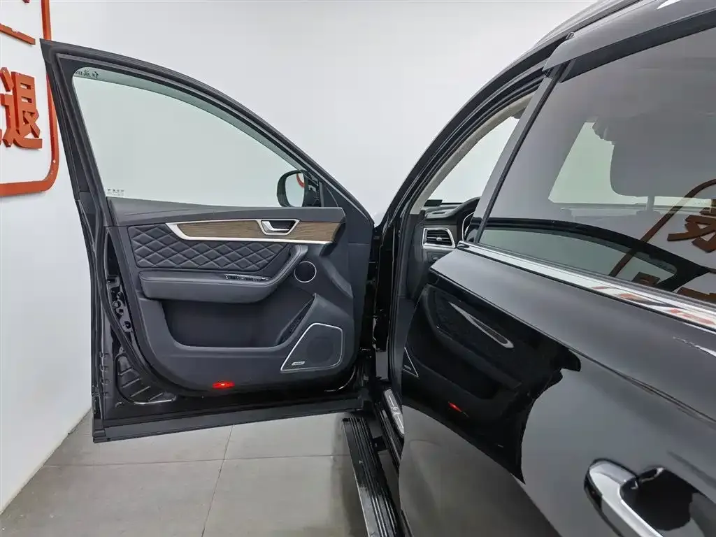 Hongqi HS7 2022 из CN, фото 3