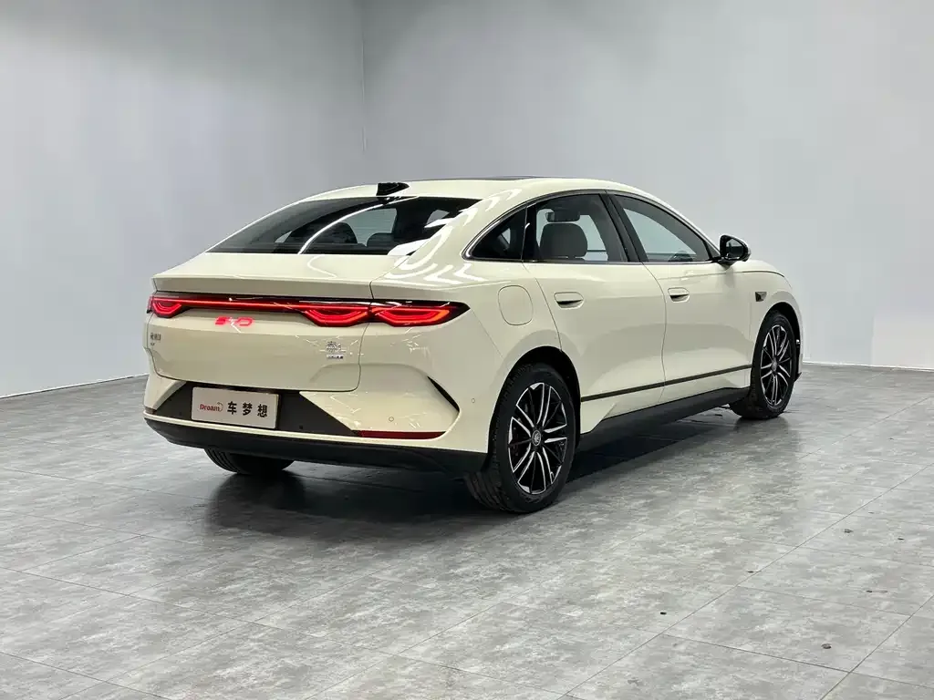BYD Qin L — фото 10