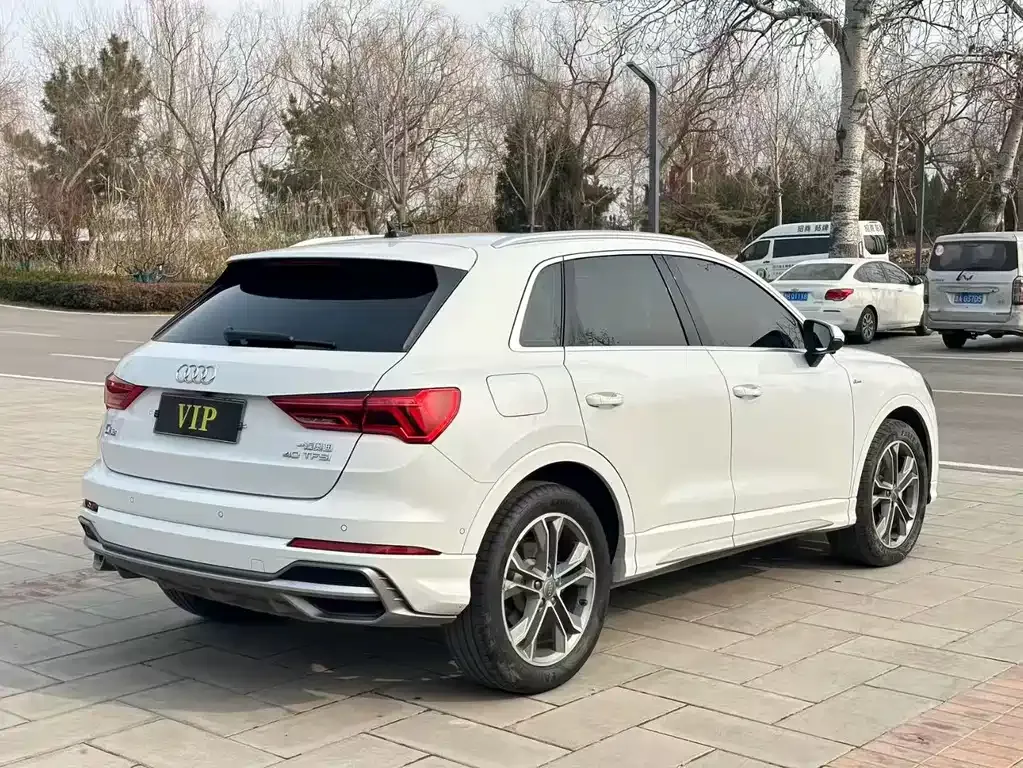 Audi Q3 — фото 8