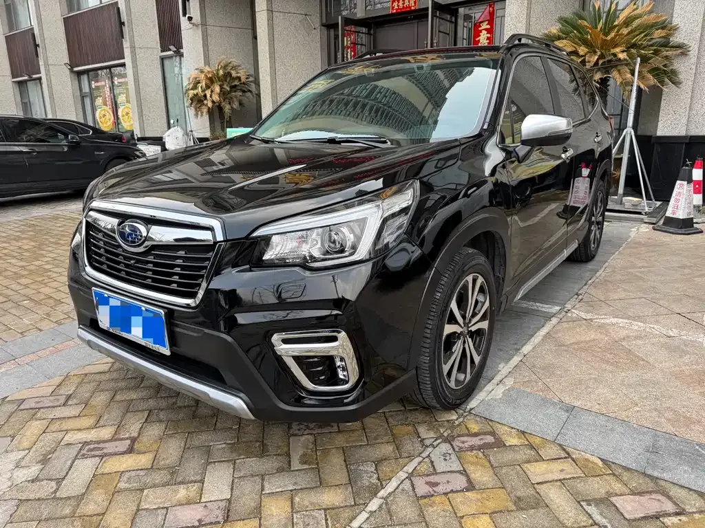 Subaru Forester — фото 1
