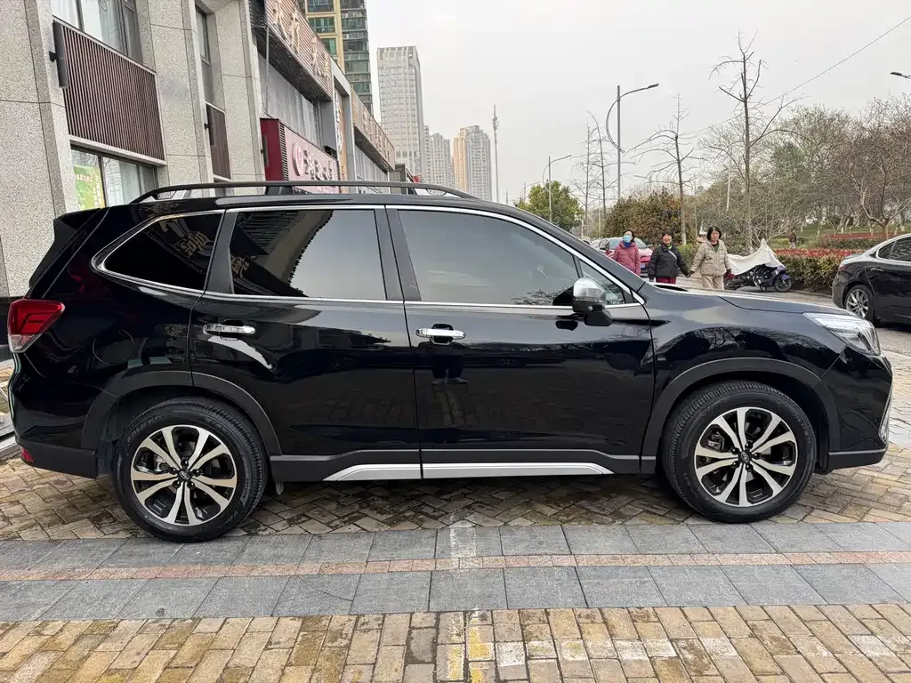 Subaru Forester — фото 5