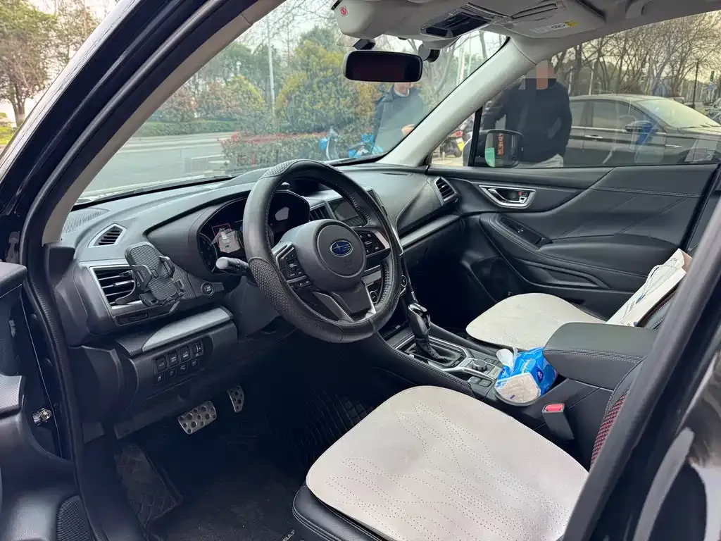 Subaru Forester — фото 9