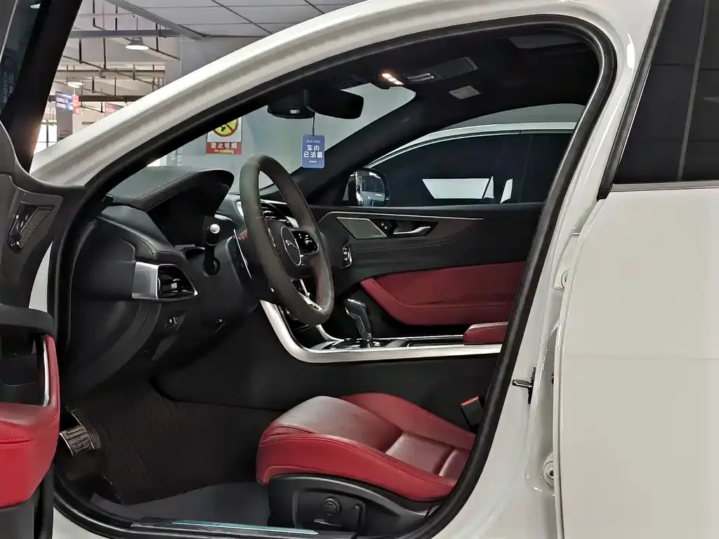 Jaguar XEL 2024 из CN, фото 5