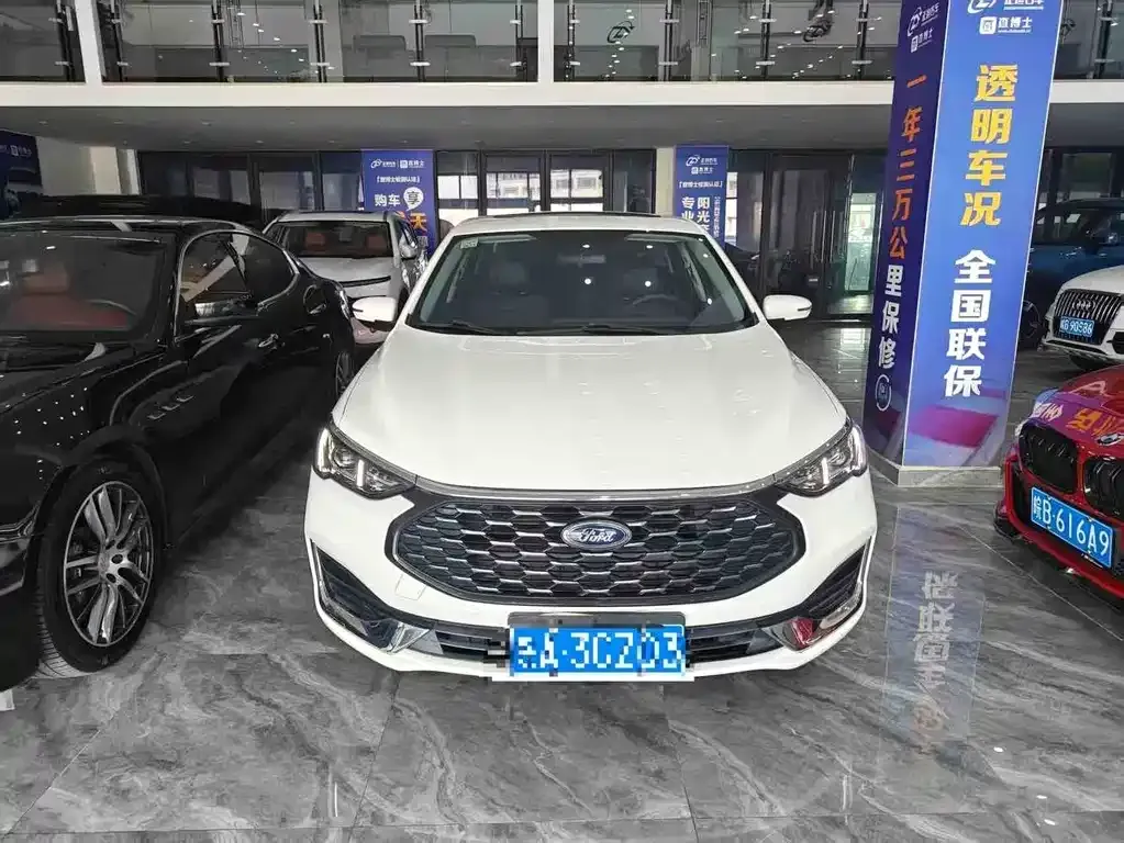 Ford Escort 2022 из CN, фото 8