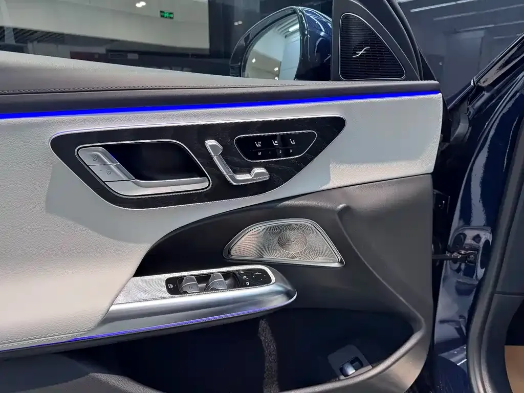 Mercedes-Benz E-Class 2023 из CN, фото 2