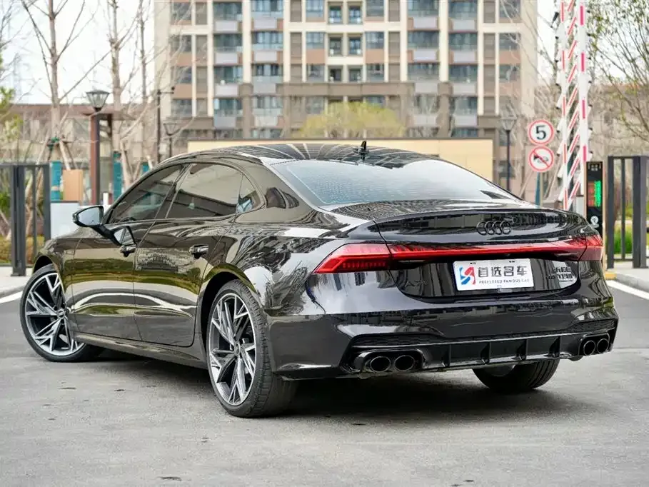 Audi A7L 2024 из CN, фото 10