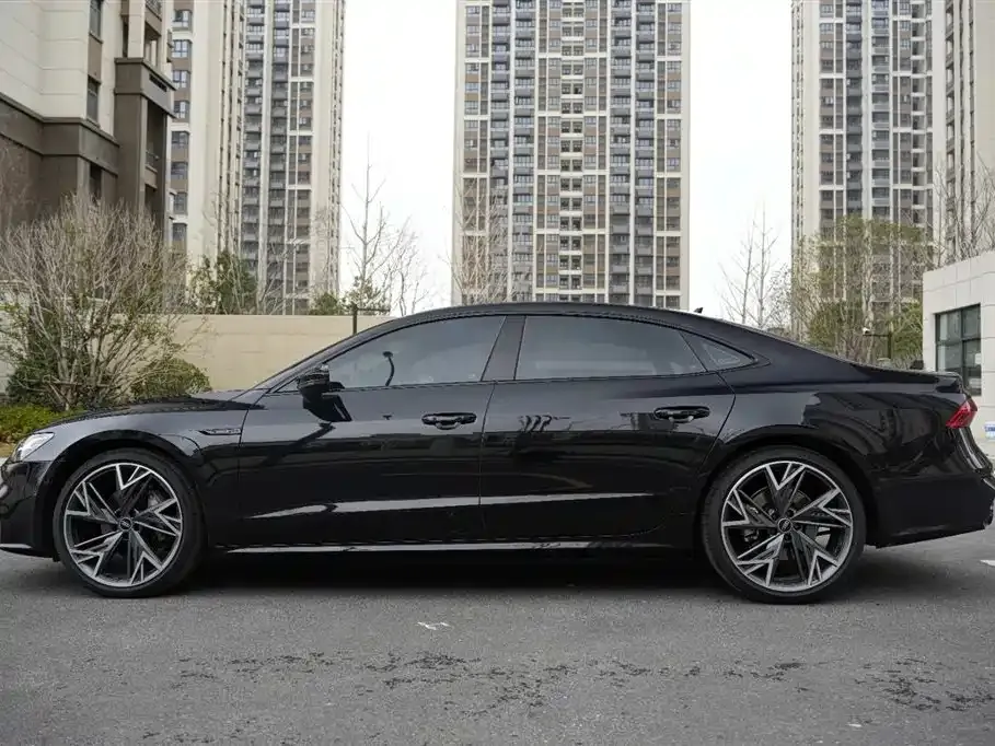 Audi A7L 2024 из CN, фото 9