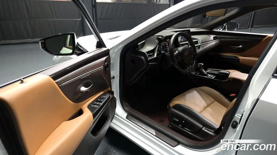 Lexus ES 2021 из KR, фото 9