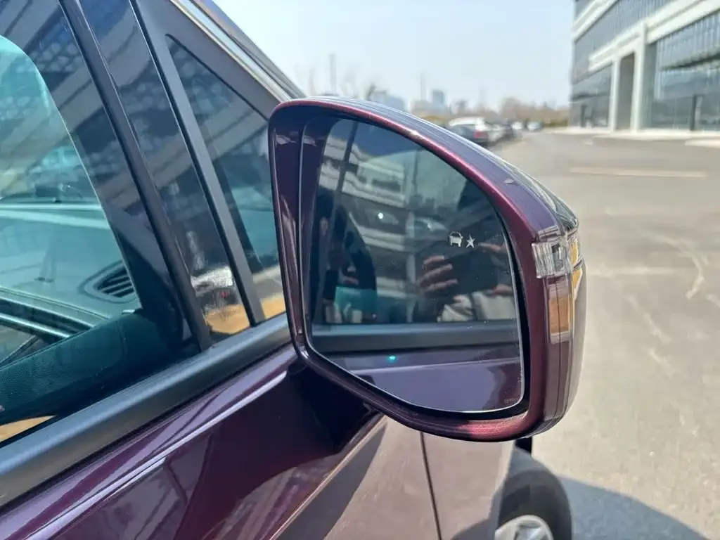 Buick GL8 2025 из CN, фото 2