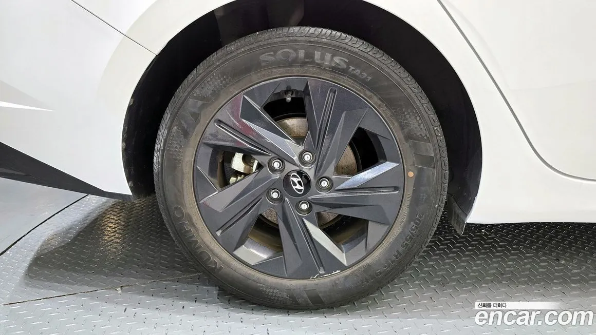 Hyundai AVANTE — фото 8