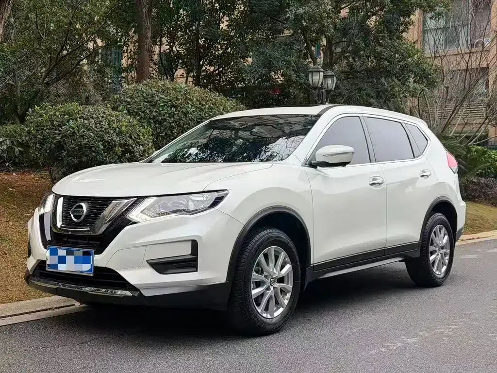 Nissan X-Trail — фото 7