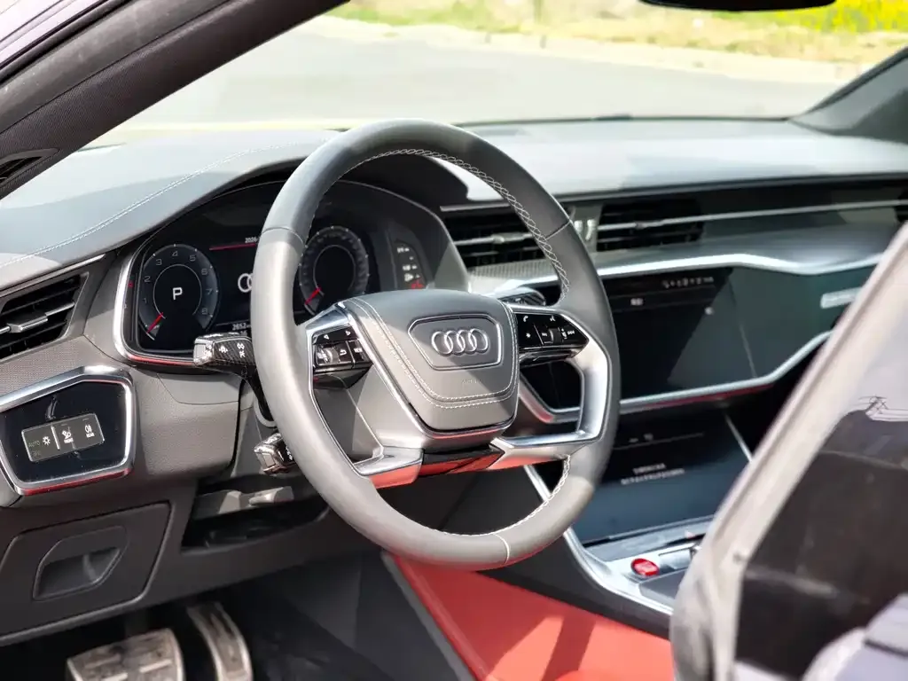 Audi A7L — фото 9