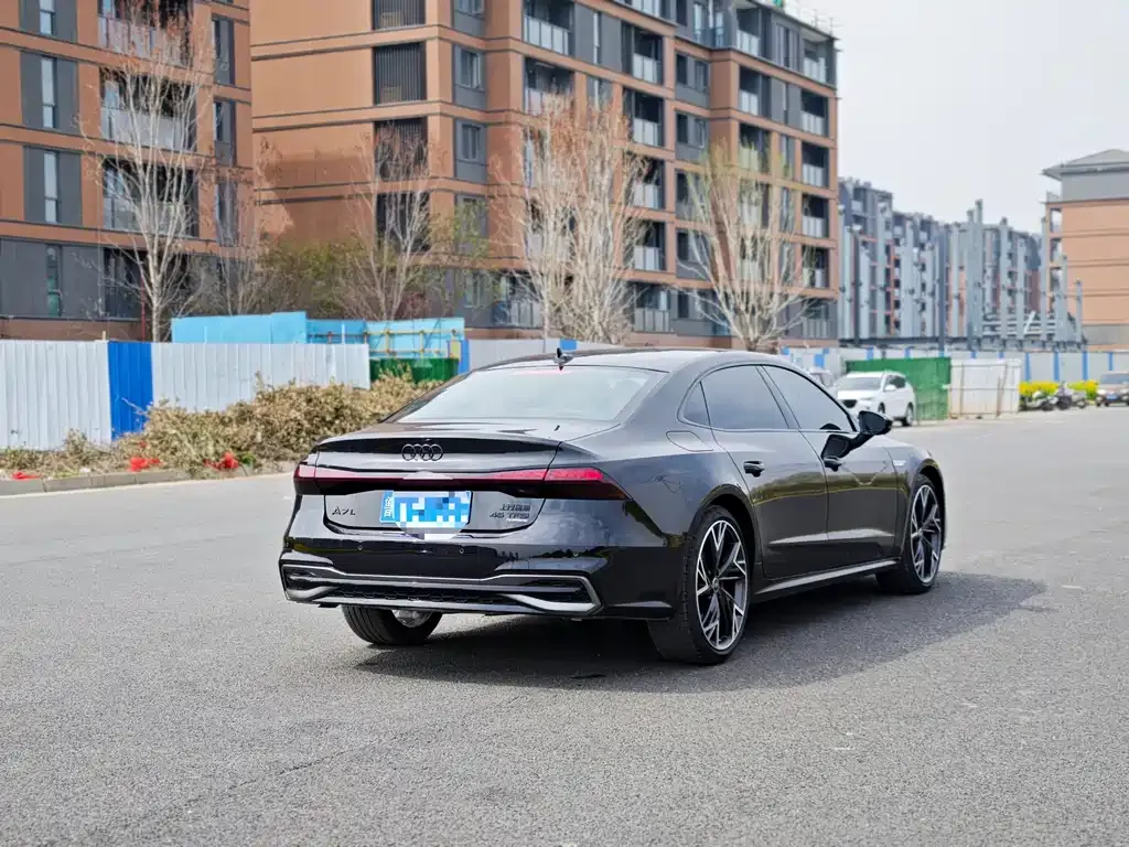 Audi A7L — фото 7