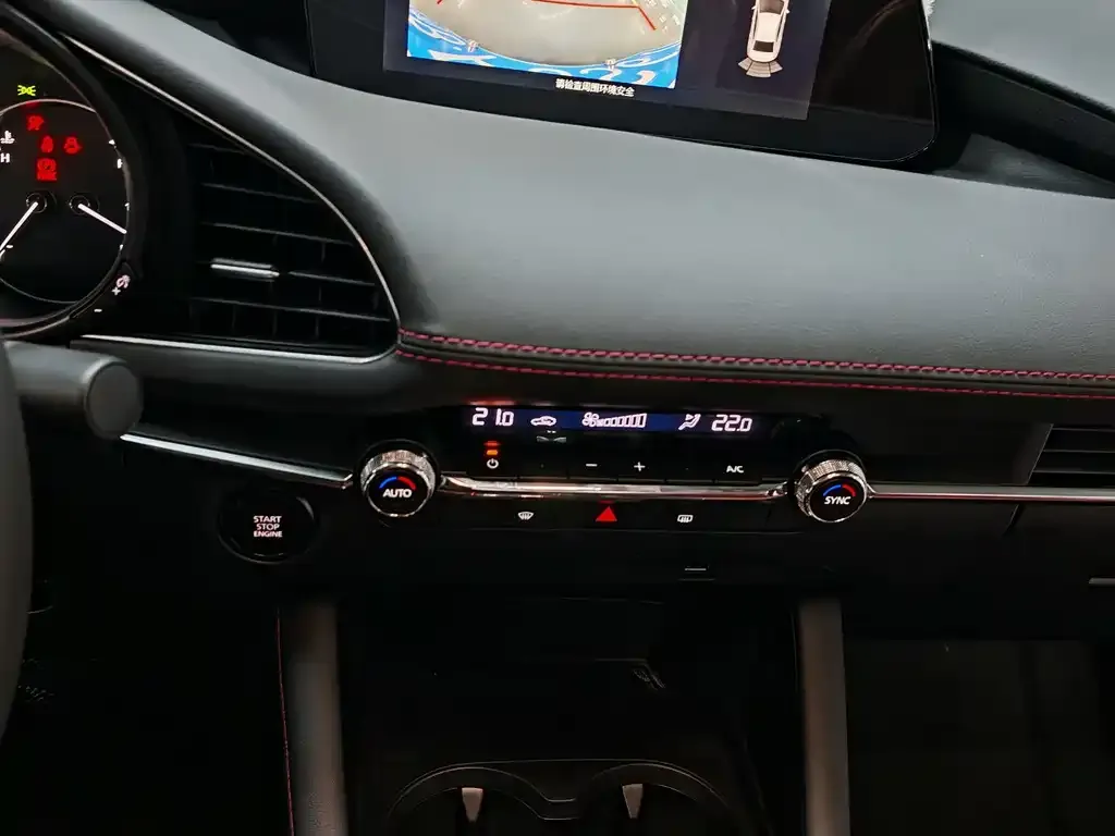 Mazda 3 Axela 2024 из CN, фото 2
