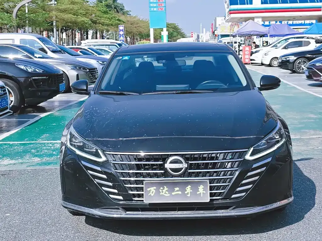 Nissan Teana — фото 1