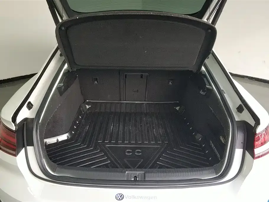 Volkswagen CC 2022 из CN, фото 2