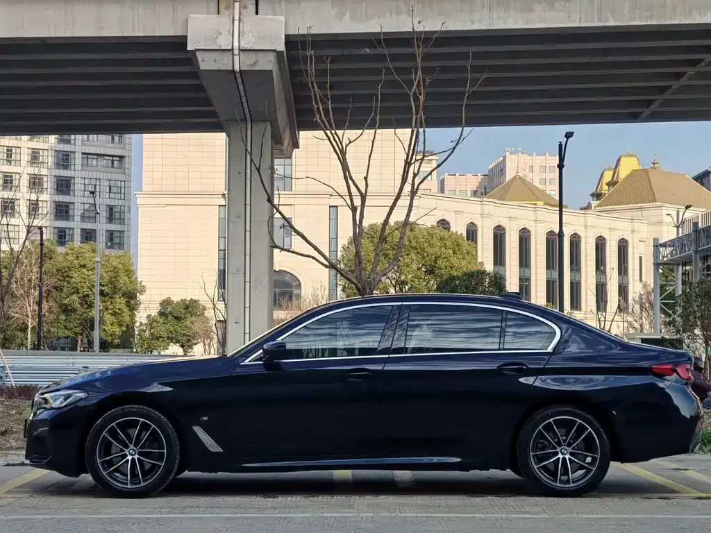 BMW 5 Series — фото 3