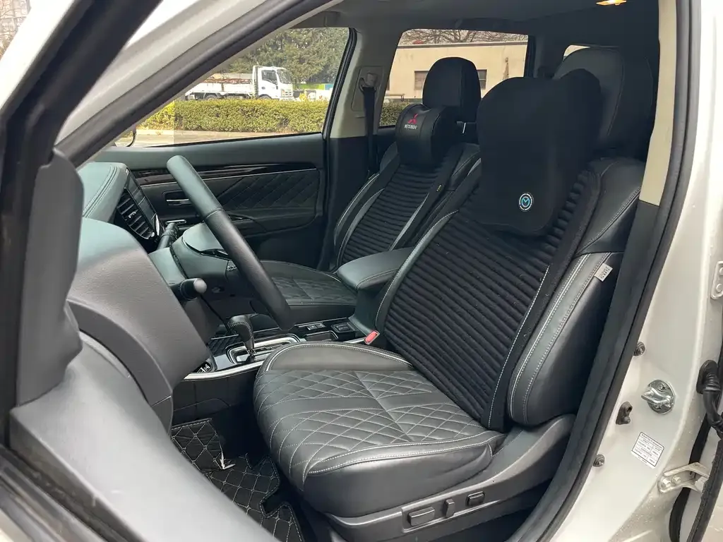 Mitsubishi Outlander 2021 из CN, фото 4