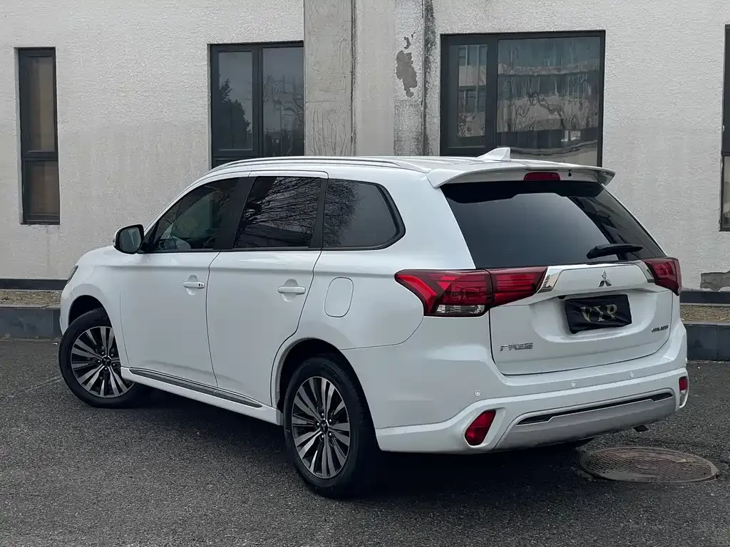 Mitsubishi Outlander 2021 из CN, фото 5