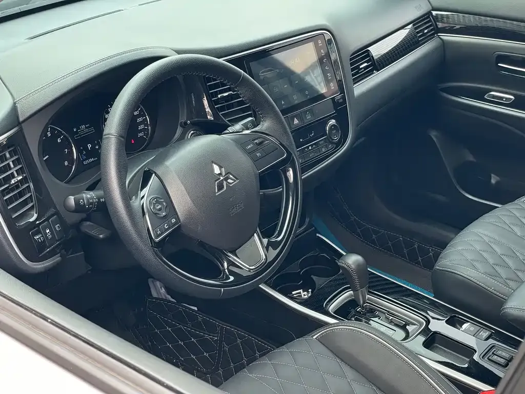Mitsubishi Outlander 2021 из CN, фото 3