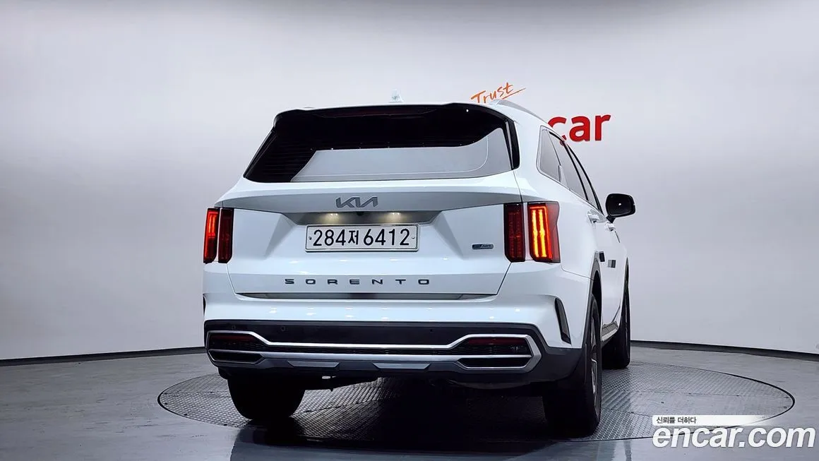 Kia Sorento — фото 8