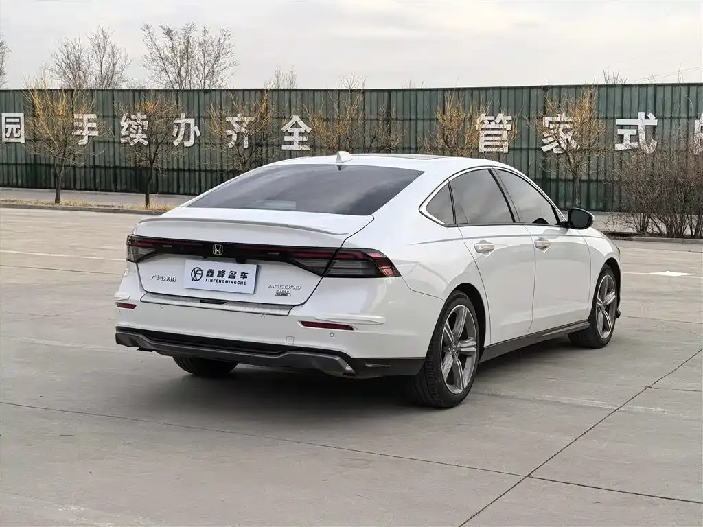 Honda Accord — фото 4